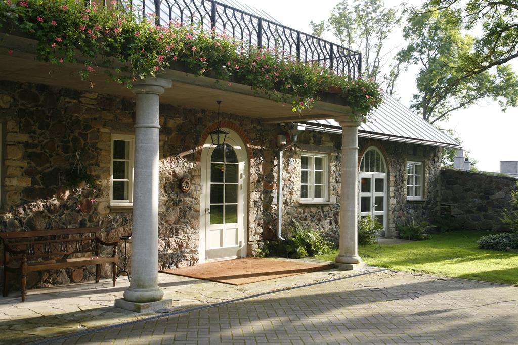 Paedaste Manor Exterior foto